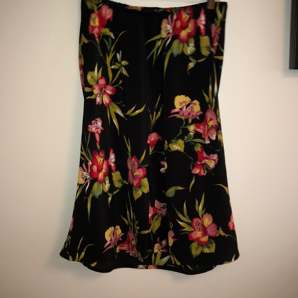 CUE flirty 100% polyester Floral design skirt